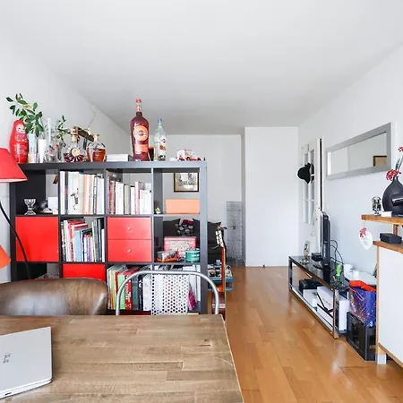 Apt With Balcon 10min From La Defense דירה